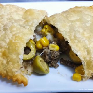 Pastel de feira GOIANIA ( 18 cm aprox. )