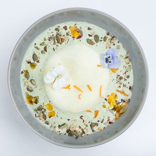 გებჟალია ტარხუნით მაწვნის სოუსში