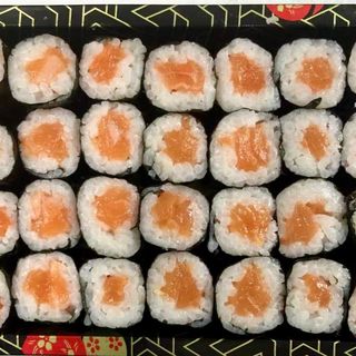 08 - Maki Salmão (28 Peças)