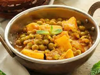 Bombay Potatoes (Vegan Option)