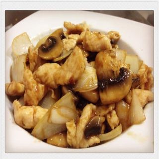 Pollo Con Champiñones