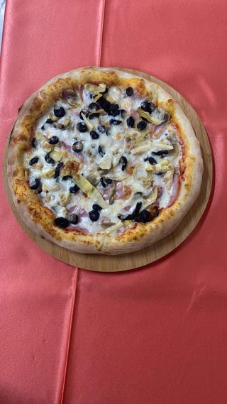 Pizza Capricciosa Ø32cm