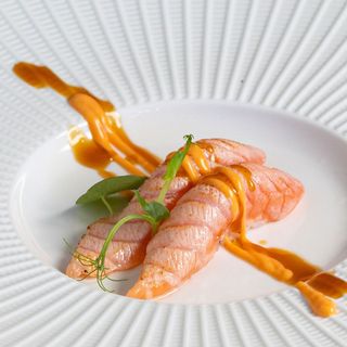105.Nigiri salmone flame