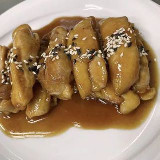 S08 Coscia di pollo con salsa speciale fatta in casa