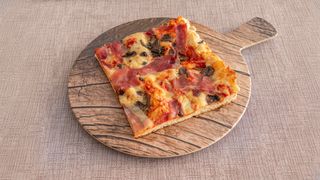 Pizza prosciutto e funghi