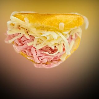 Arepa De Jamón Y Queso
