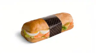 Ciabatta z łososiem wędzonym i jajkiem