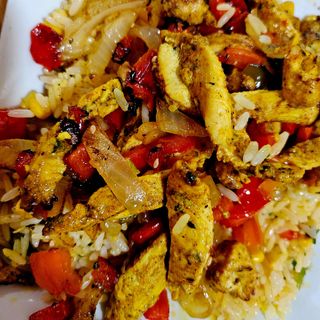 Carne De Ternera Con Verdura Y Arroz Blanco