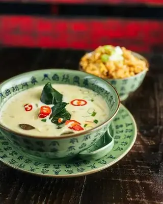 CURRY VERDE THAI CON GAMBAS
