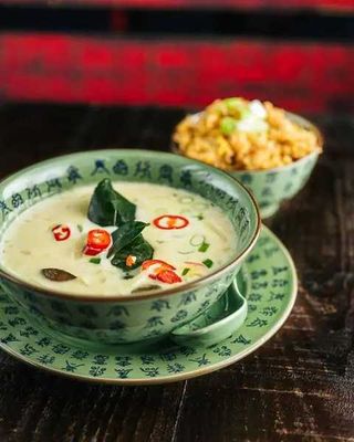 CURRY VERDE THAI CON GAMBAS