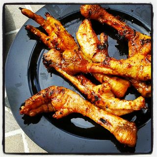 Pattes De Poulet Grillées & Attiéké