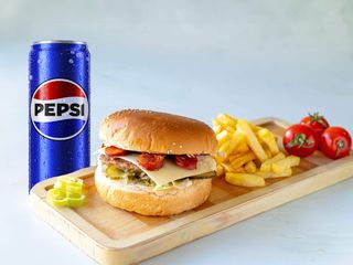 Meksiko burger + pomfrit + Pepsi