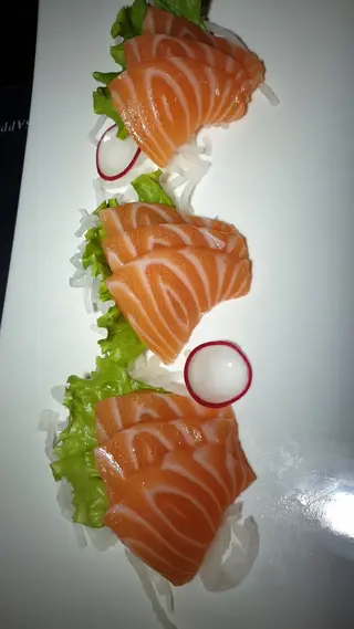 22. Sashimi salmone - 9 pezzi