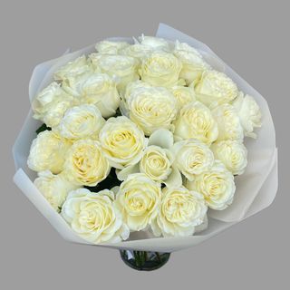 25 białych róż 