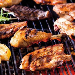 Grelhada Especial (Min. 4 PAX) + Vinho Frisante ou Bebida Familiar 