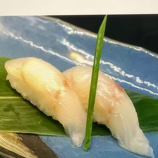 31. Nigiri branzino