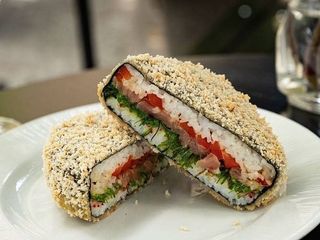 Суші бургер з тунцем (560g)