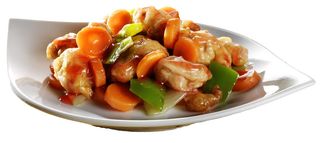 70. Панирано пилешко със сладко-кисел сос (600г)