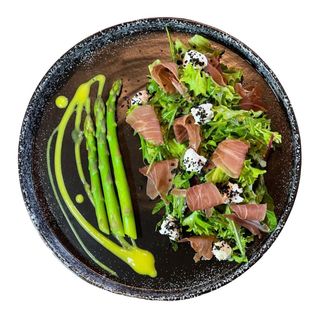 Салат з прошуто та сезонним фруктом (155г)