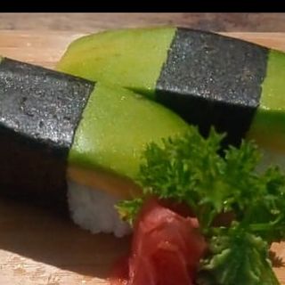 Avocado sushi