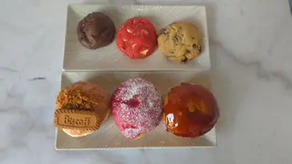 Caixa com 3 Cookies e 3 Doughnuts Sweet Loop à Escolha