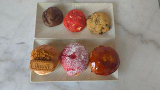 Caixa com 3 Cookies e 3 Doughnuts Sweet Loop à Escolha