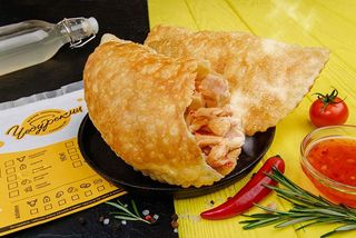 Чебурек с курицей по-азиатски (165 гр.)
