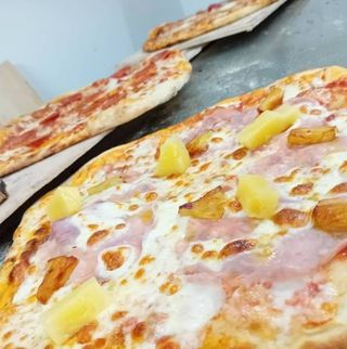 Pizza tropical (33 cm.)