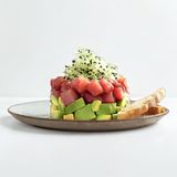 Tartar De Atún Con Aguacate