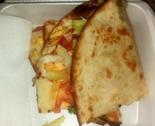 Пиадина с яйце и пеперони (650г)