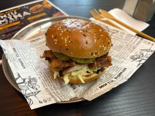 Sandwich cu pulpă de pui la grătar