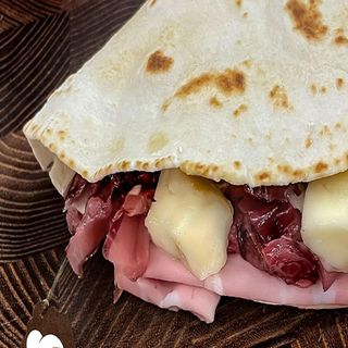 Q7 - Mortadella, carote e hummus di ceci