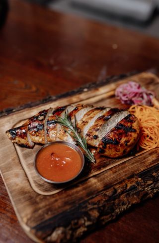 Стейк з курячого філе (200г)