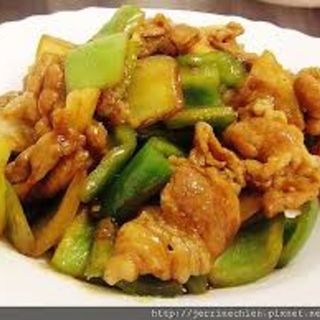 88. Cerdo Con Pimientos Verdes