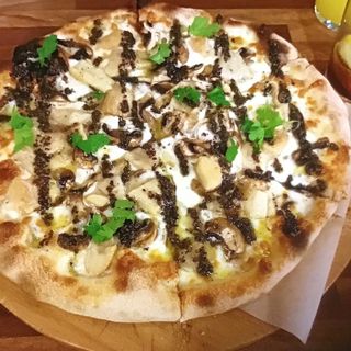 Pizza Trufas Y Setas (28 Cm.)