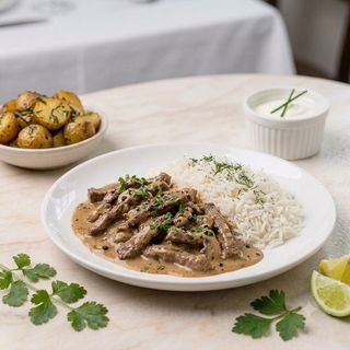 Stroganoff De Buey Con Arroz