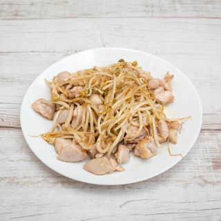 Pollo Con Brotes De Soja