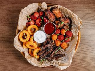 Таріль гарячих пивних закусок (550/50/50g)