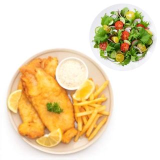 Pescado Empanado Con Patatas Y Ensalada