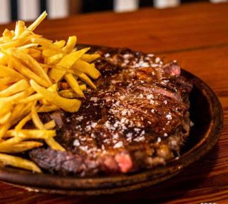 Costeletão de Charolês