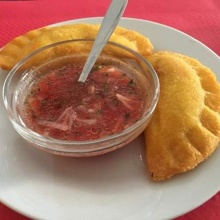 EMPANADAS DE POLLO (2 Unidades)