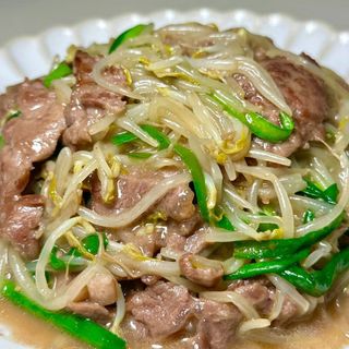 146.Manzo germogli di soia 豆芽炒牛肉