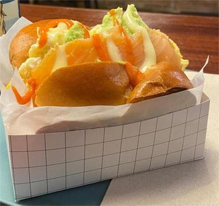 Sandwich keran salmon