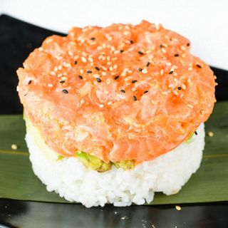 Tartare burger salmone