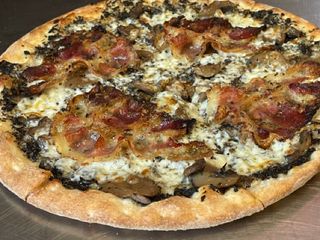 Pizza Guanciale, salsa de Trufa y Champiñones (30 Cm.)