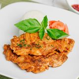 Филе курицы на гриле в клюквенном соусе
