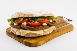 Colonia con patate fritte