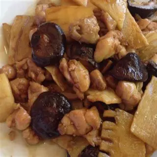Pollo Con Bambú Y Setas Chinas