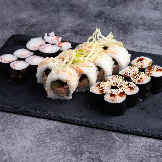 SET MINI GRILL  (*zestaw bez ryb surowych)  - 24 szt