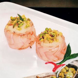 304. Gunkan pistacchio